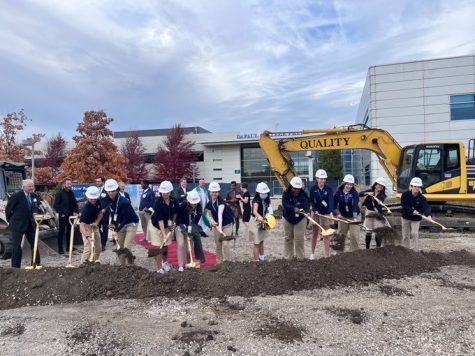 DePaul Prep students aided in the Groundbreaking ceremony to celebrate the construction of the South Wing.